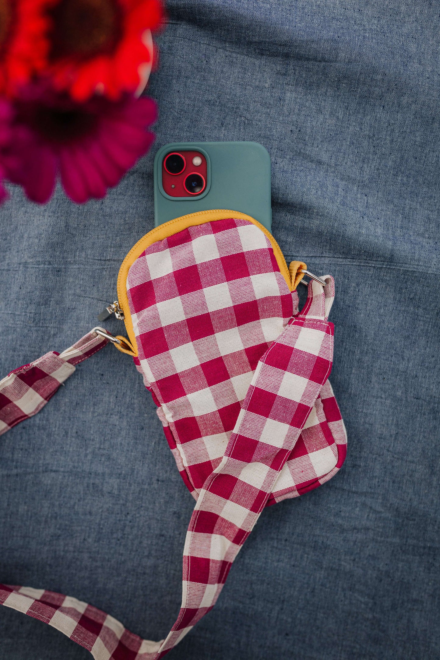 Handytasche | Gingham | Rote Pflaume